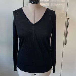 Ann Taylor Women’s V-Neck Sweater Long Sleeve in Black Size-Medium NWOT